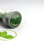 Ilustrasi stempel berwarna hijau dengan simbol daun yang melambangkan jenis sertifikasi lingkungan untuk industri sebagai tanda kepatuhan dan komitmen terhadap regulasi lingkungan.